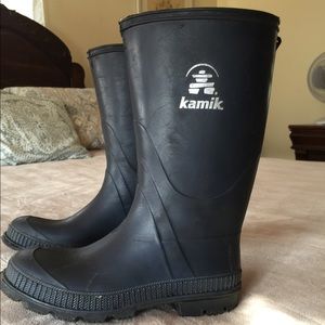 Boys Kamik rain boots